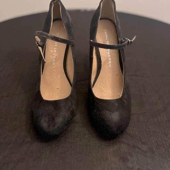 CHINESE LAUNDRY: Black Suede Mary Jane’s with strap - Picture 2 of 3